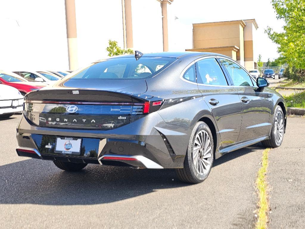 new 2025 Hyundai Sonata Hybrid car, priced at $30,968