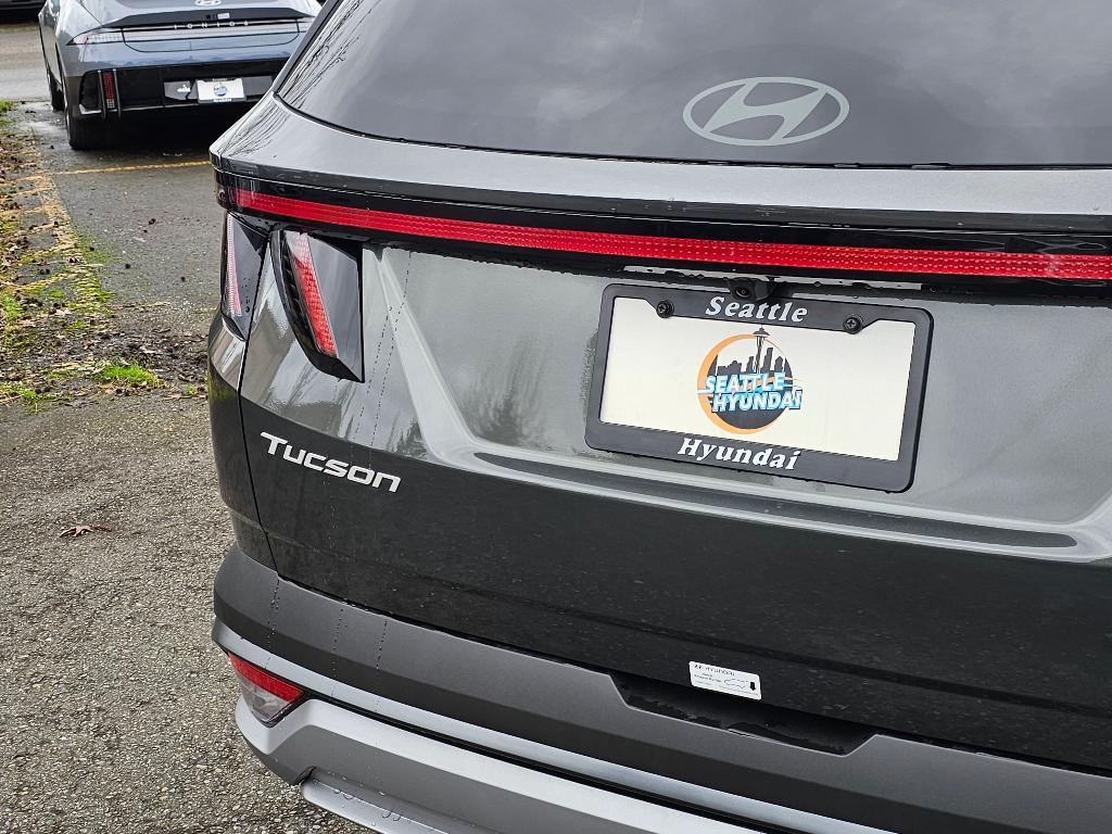 new 2025 Hyundai TUCSON Hybrid car, priced at $35,944