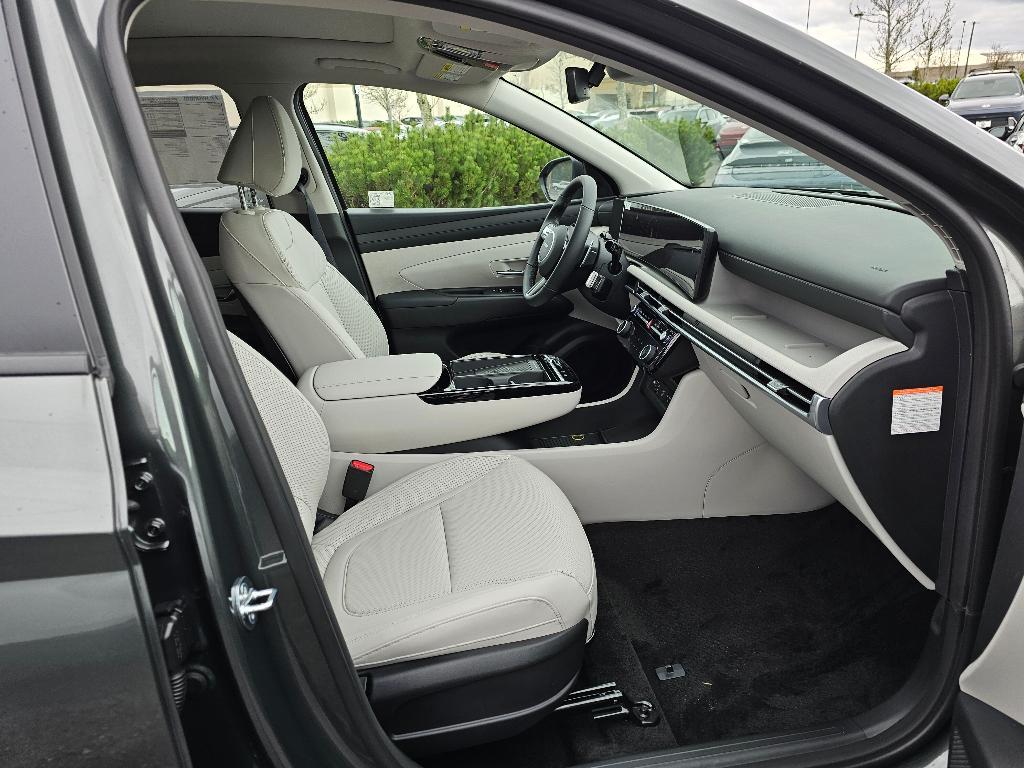 new 2025 Hyundai TUCSON Hybrid car, priced at $35,944