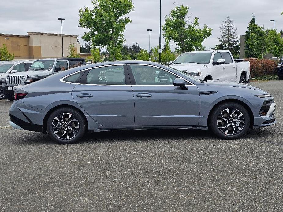 new 2024 Hyundai Sonata car, priced at $29,592