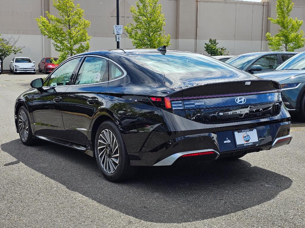 new 2025 Hyundai Sonata Hybrid car, priced at $30,968