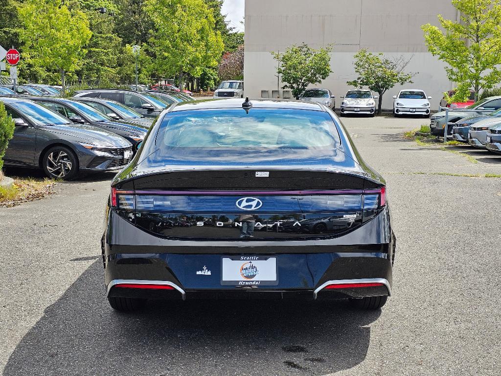 new 2025 Hyundai Sonata Hybrid car, priced at $30,968