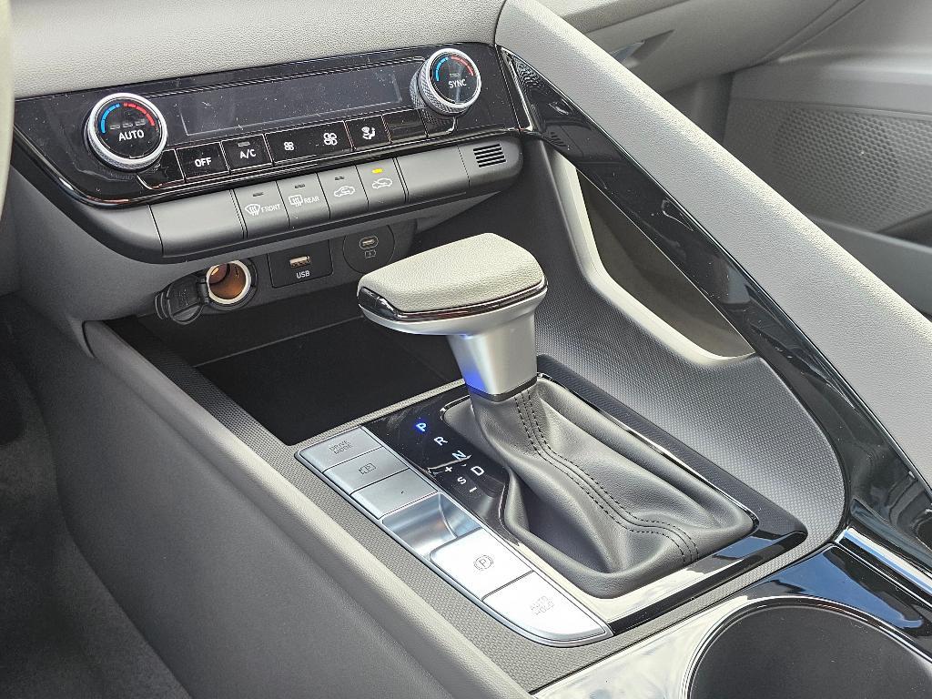 new 2025 Hyundai ELANTRA HEV car, priced at $23,083