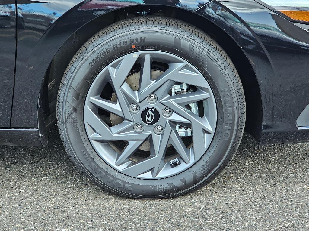 new 2025 Hyundai ELANTRA HEV car, priced at $23,083