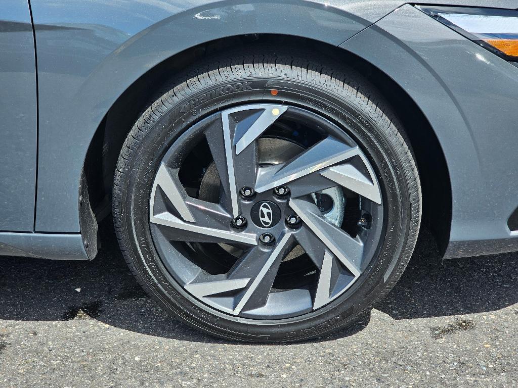 new 2025 Hyundai Elantra car, priced at $26,608