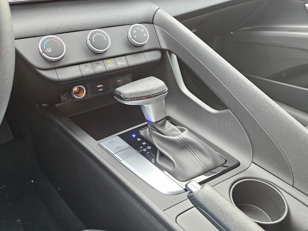 new 2025 Hyundai Elantra car, priced at $21,523