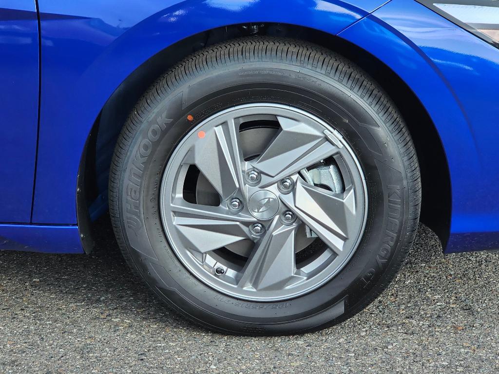 new 2025 Hyundai Elantra car, priced at $21,523