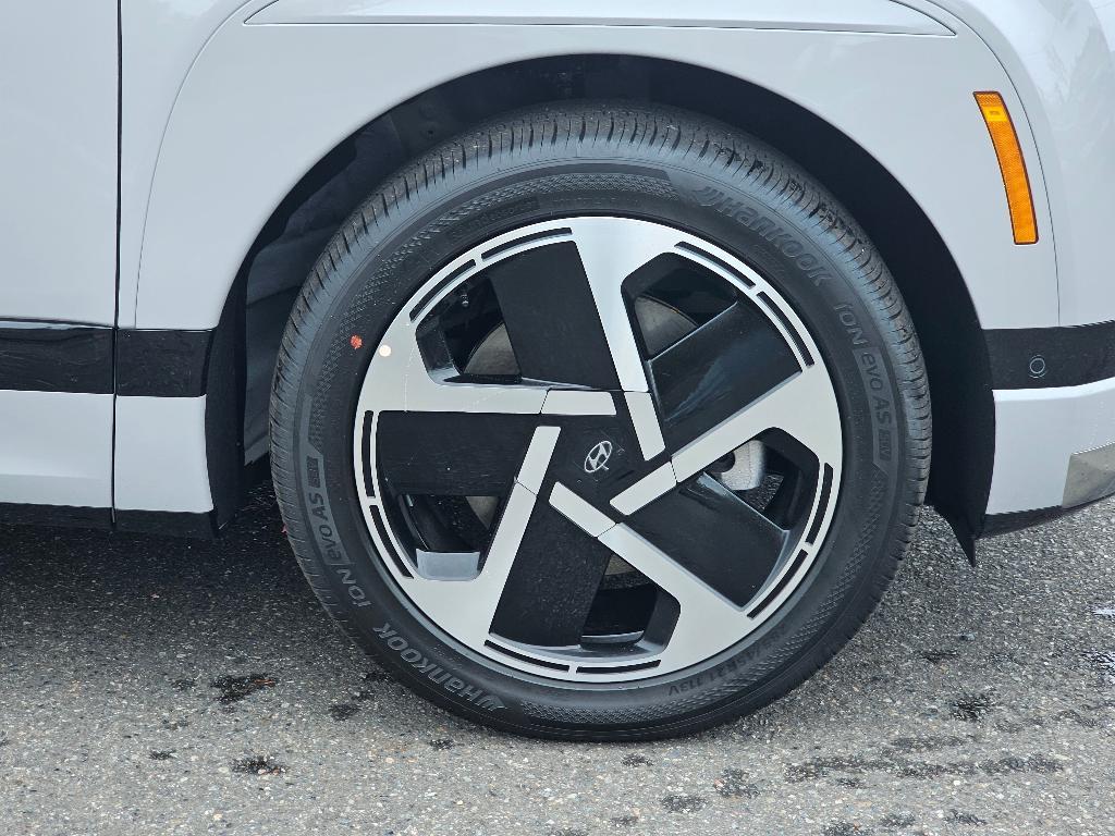 new 2026 Hyundai IONIQ 9 car, priced at $78,155