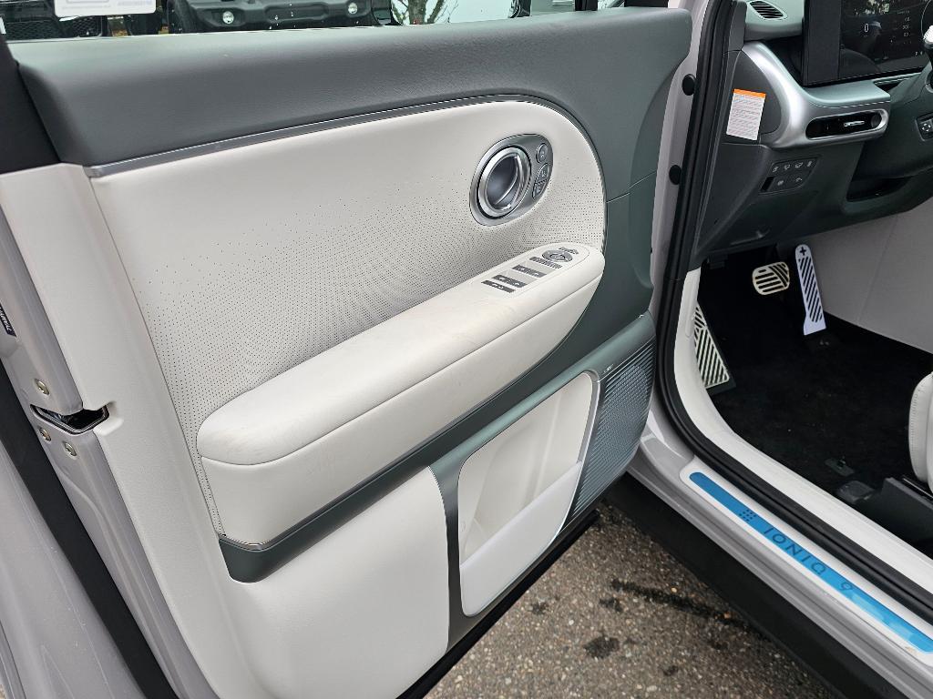 new 2026 Hyundai IONIQ 9 car, priced at $78,155