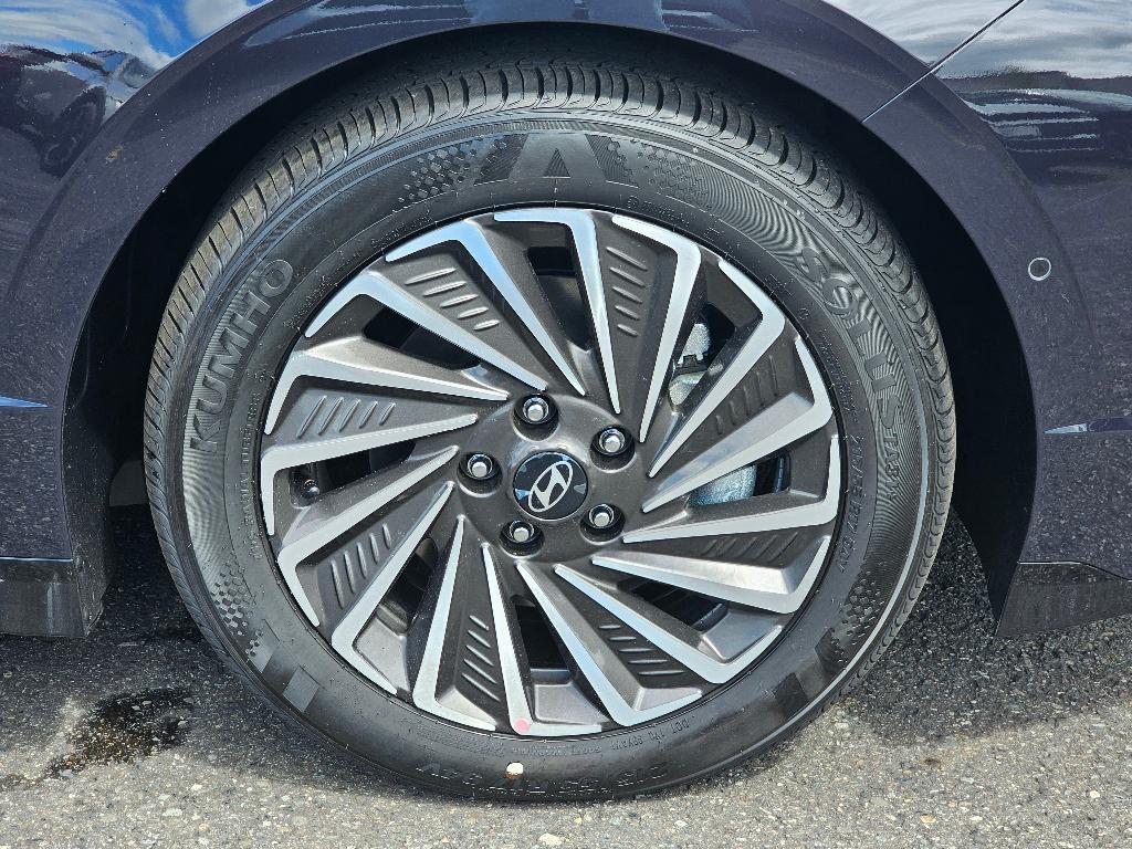 new 2025 Hyundai Sonata Hybrid car, priced at $37,323
