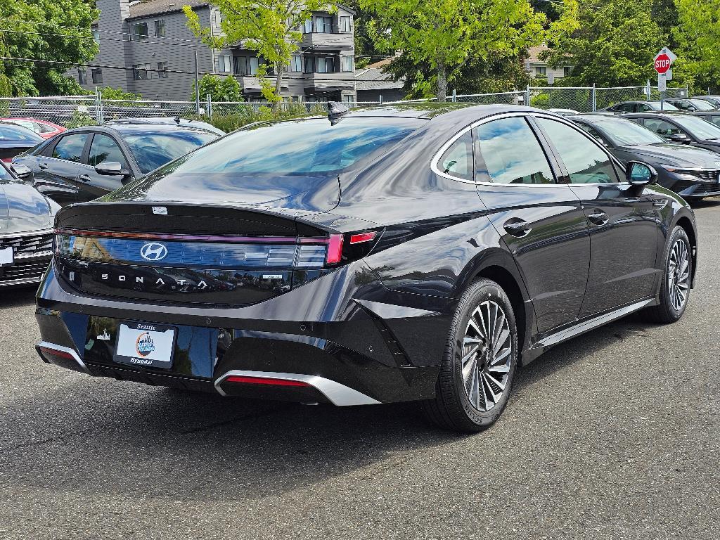 new 2025 Hyundai Sonata Hybrid car, priced at $37,323