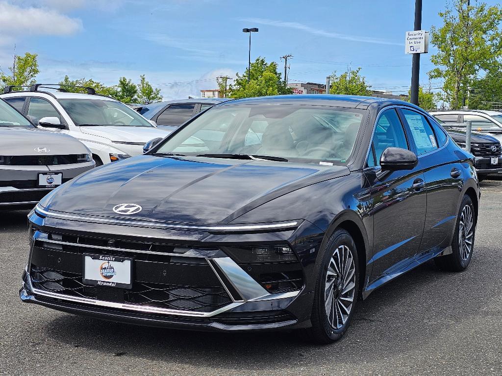 new 2025 Hyundai Sonata Hybrid car, priced at $37,323