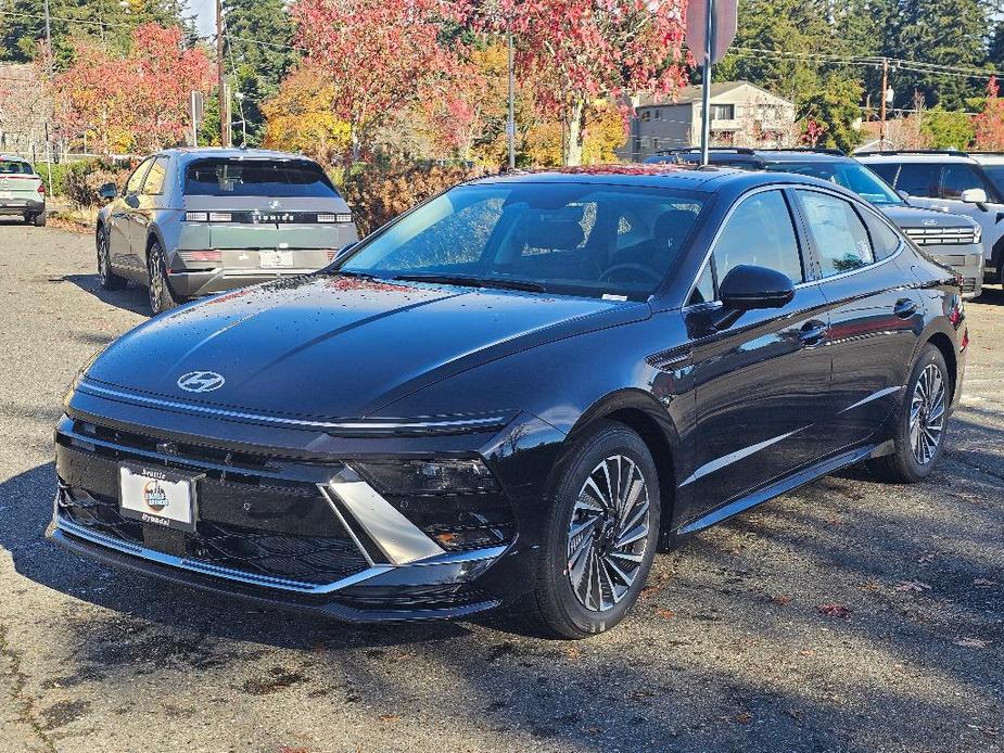 new 2025 Hyundai Sonata Hybrid car, priced at $38,311