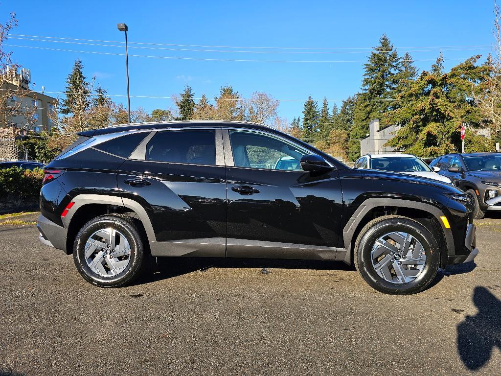 new 2025 Hyundai TUCSON Hybrid car, priced at $33,592