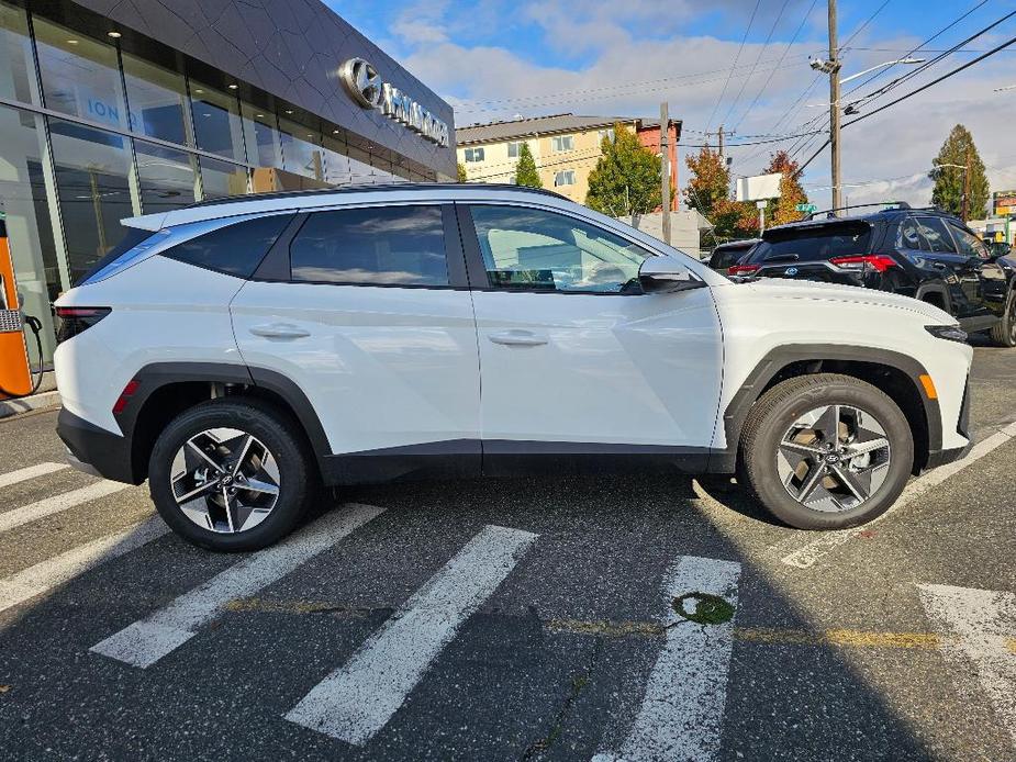 new 2025 Hyundai Tucson Hybrid car, priced at $37,901