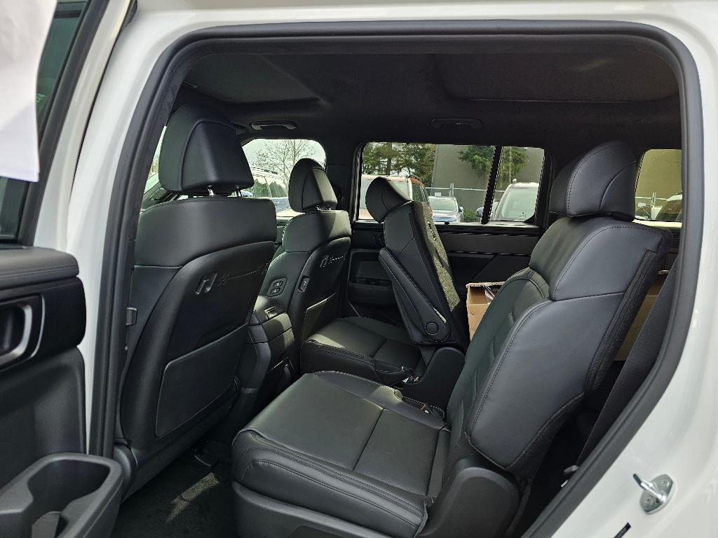 new 2025 Hyundai SANTA FE HEV car, priced at $49,740