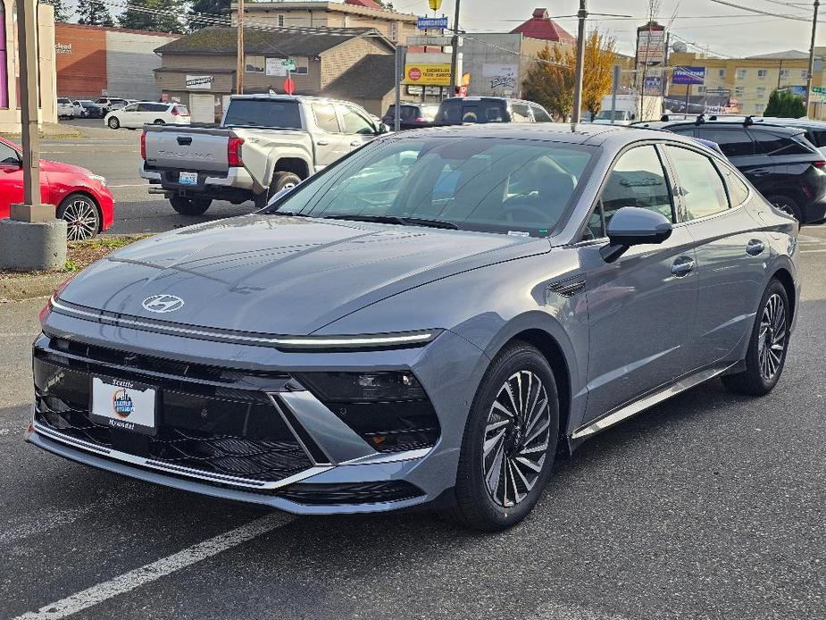 new 2025 Hyundai Sonata Hybrid car, priced at $38,339