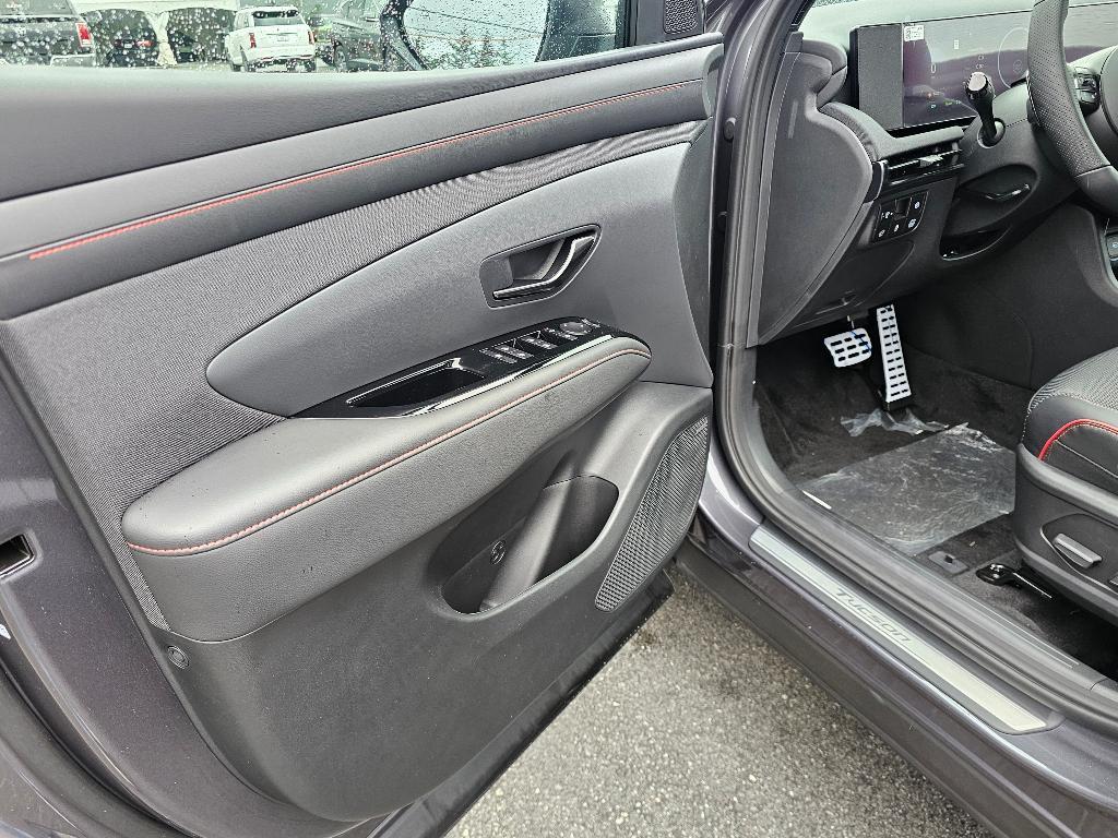 new 2025 Hyundai TUCSON Hybrid car, priced at $31,933