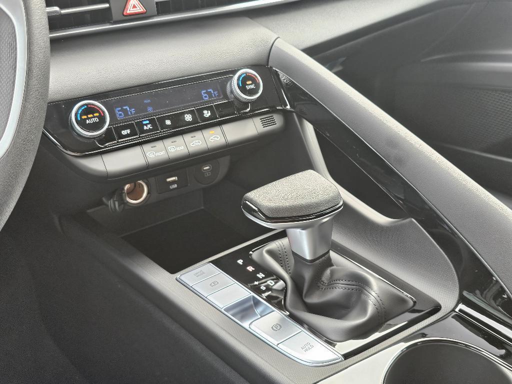 new 2025 Hyundai ELANTRA HEV car, priced at $23,043