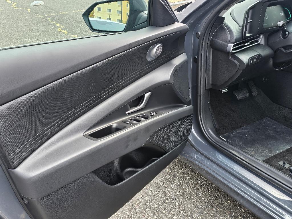 new 2025 Hyundai ELANTRA HEV car, priced at $23,043