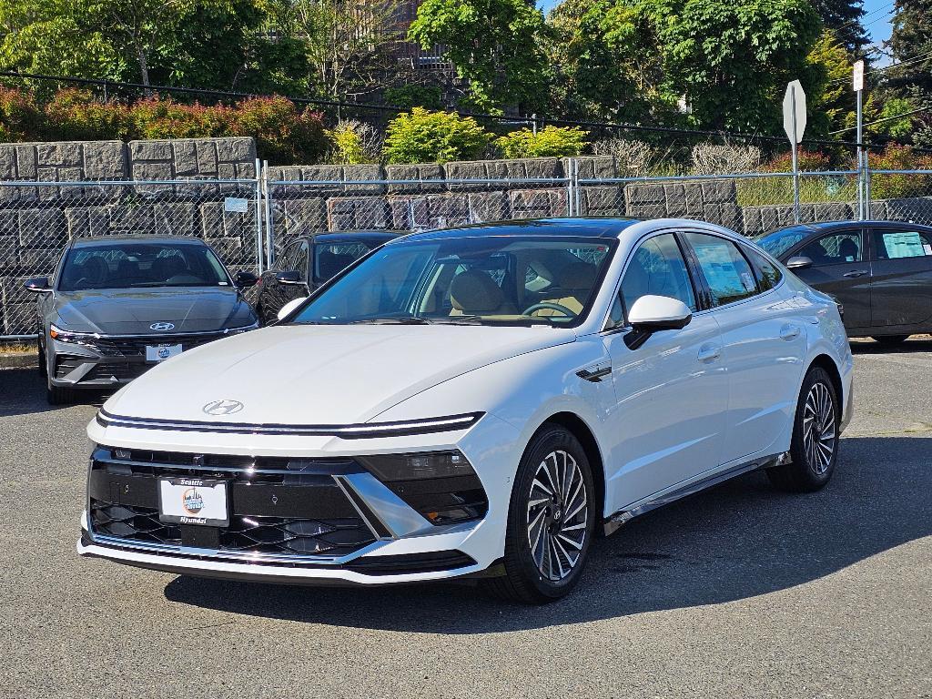 new 2025 Hyundai Sonata Hybrid car, priced at $37,840