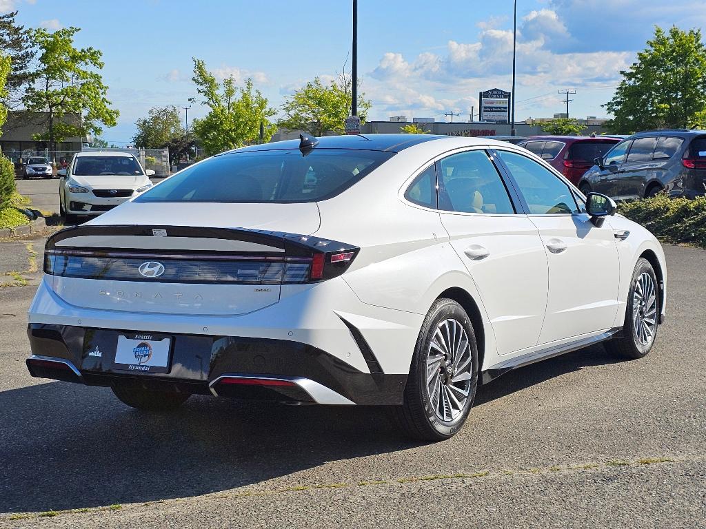 new 2025 Hyundai Sonata Hybrid car, priced at $37,840