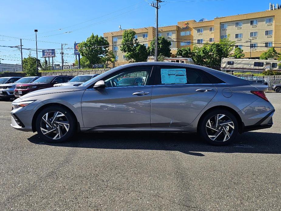 new 2024 Hyundai Elantra car, priced at $21,560