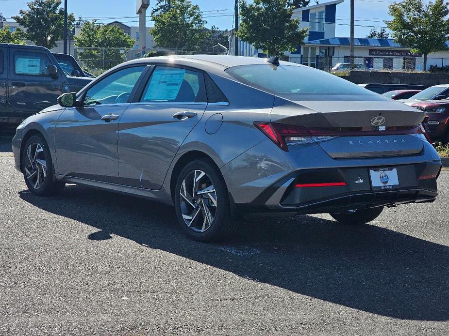 new 2024 Hyundai Elantra car, priced at $21,560