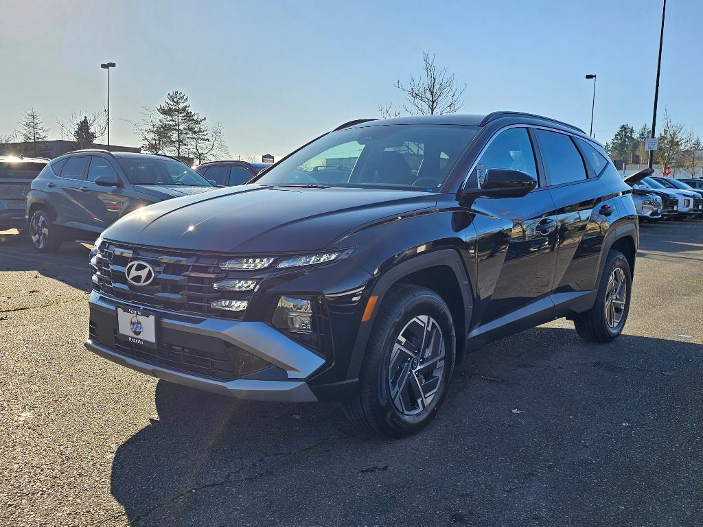 new 2025 Hyundai TUCSON Hybrid car, priced at $33,592