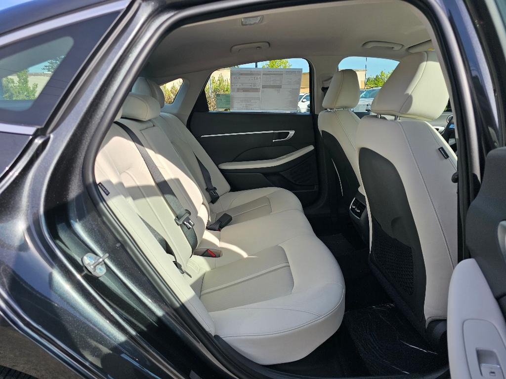 new 2025 Hyundai Sonata Hybrid car, priced at $30,942