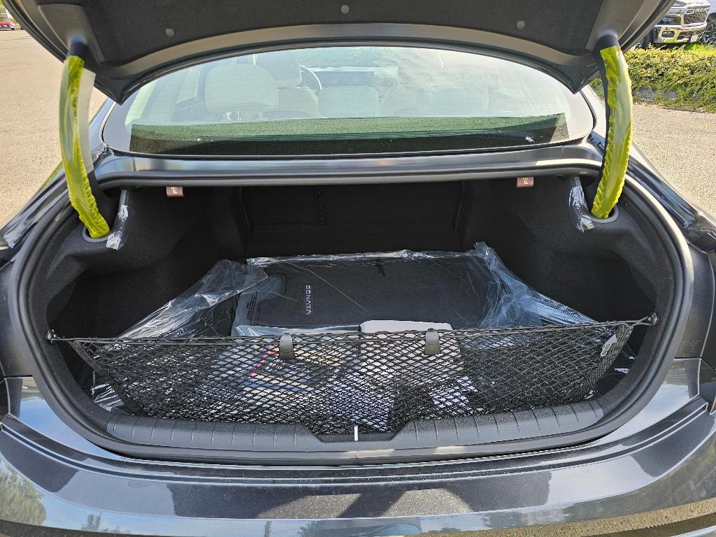 new 2025 Hyundai Sonata Hybrid car, priced at $30,942