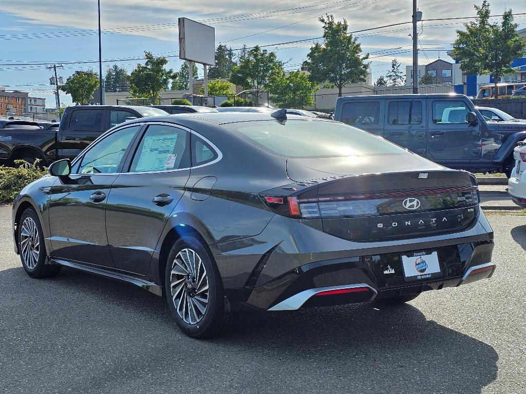 new 2025 Hyundai Sonata Hybrid car, priced at $30,942