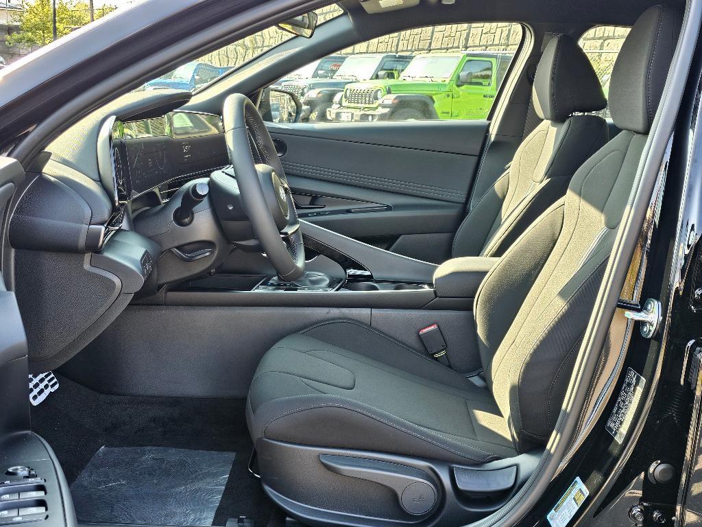 new 2025 Hyundai ELANTRA HEV car, priced at $27,462