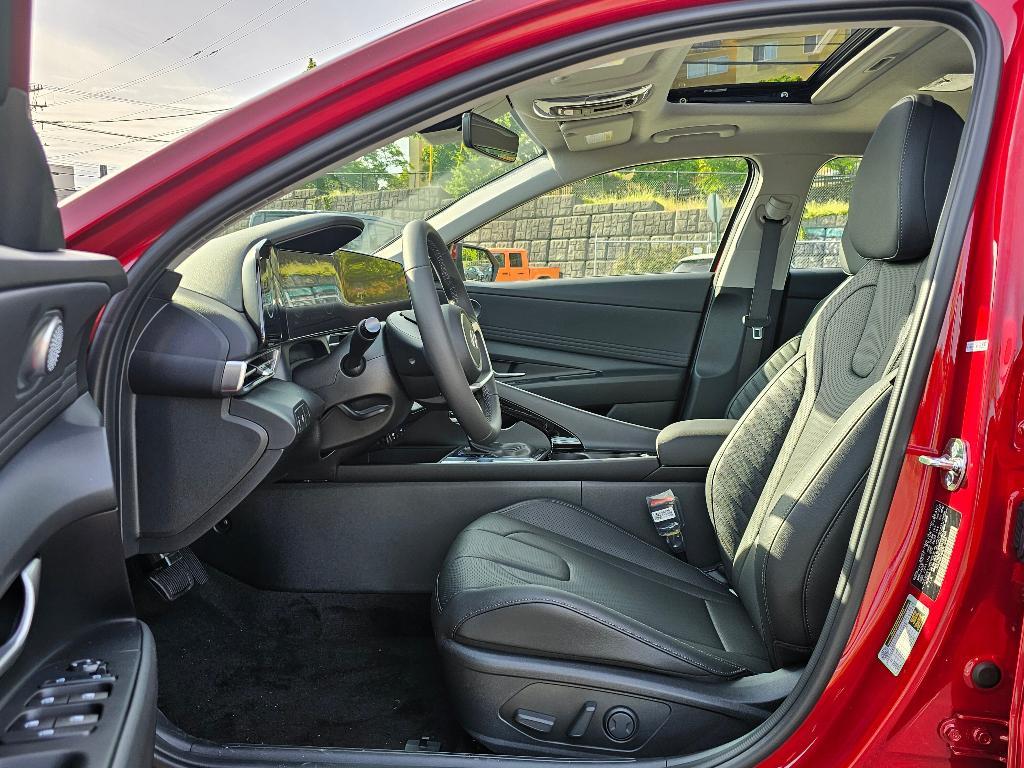 new 2025 Hyundai Elantra car, priced at $27,096