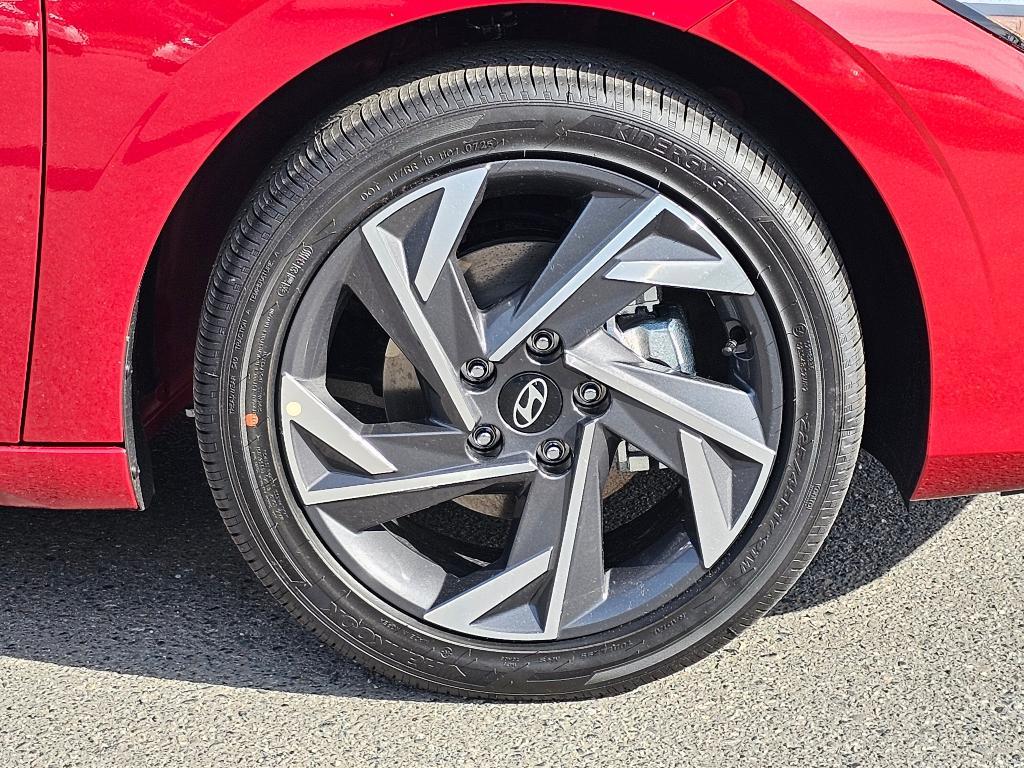 new 2025 Hyundai Elantra car, priced at $27,096