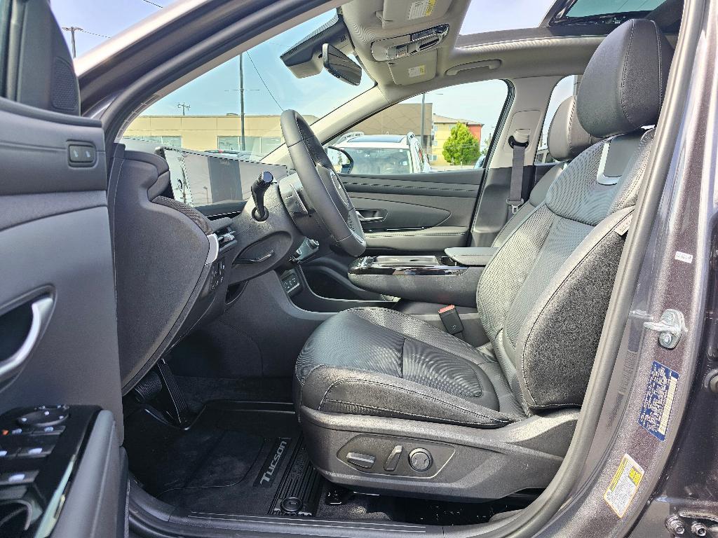used 2025 Hyundai TUCSON Hybrid car, priced at $38,907