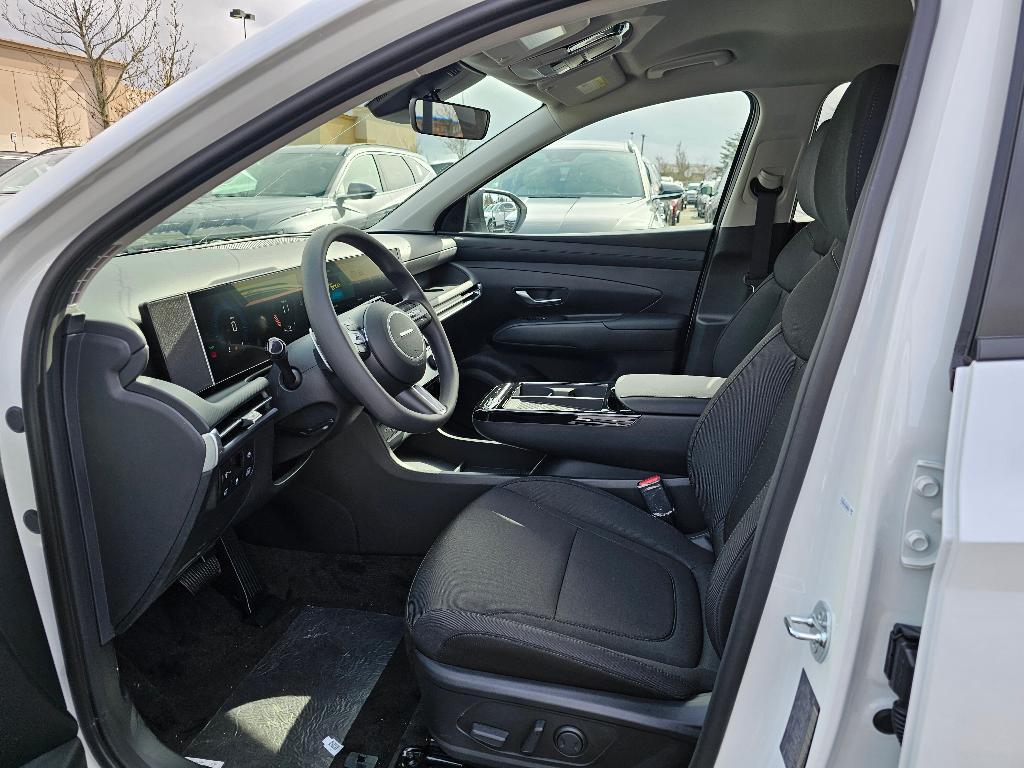 new 2025 Hyundai TUCSON Hybrid car, priced at $33,900