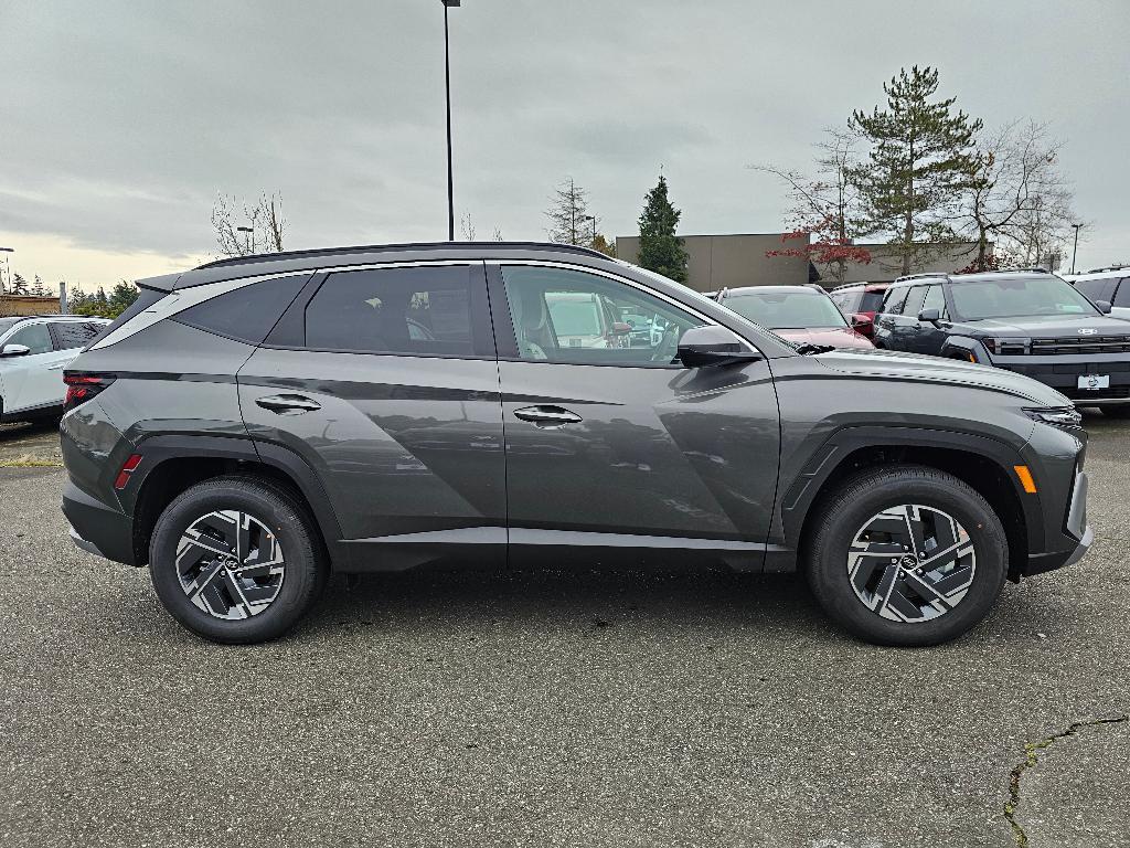 new 2025 Hyundai TUCSON Hybrid car, priced at $33,586