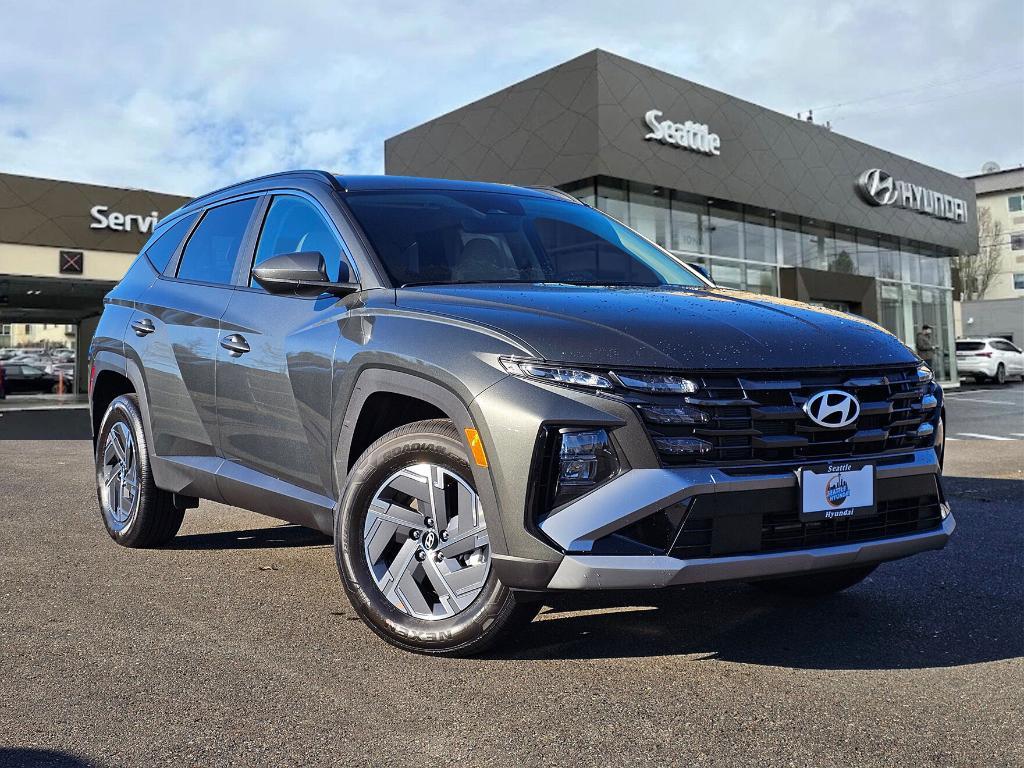 new 2025 Hyundai TUCSON Hybrid car, priced at $33,592