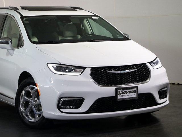 used 2021 Chrysler Pacifica Hybrid car, priced at $31,405