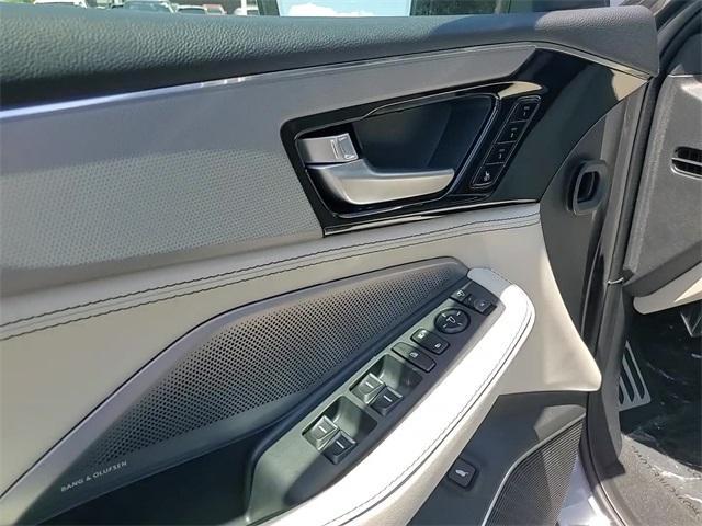 new 2025 Acura MDX car, priced at $70,250