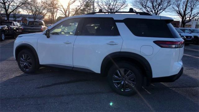 new 2024 Nissan Pathfinder car, priced at $40,855