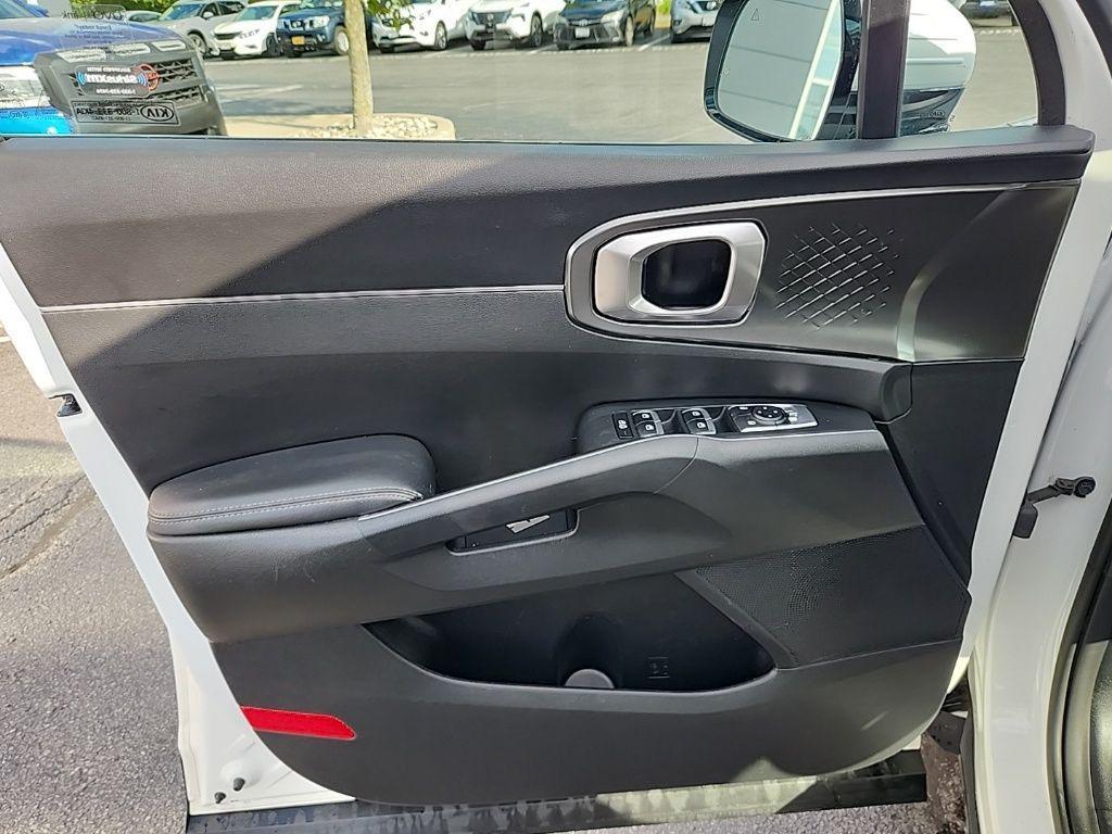 used 2021 Kia Sorento Hybrid car, priced at $24,788