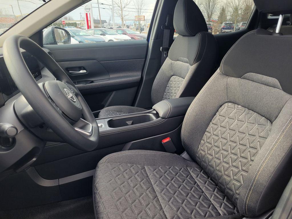 new 2025 Nissan Kicks car