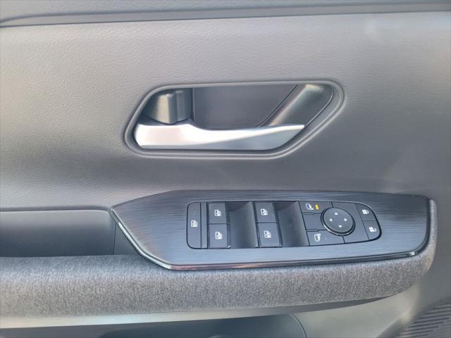 new 2025 Nissan Kicks car, priced at $30,025