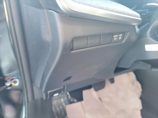 new 2025 Nissan Kicks car, priced at $30,025