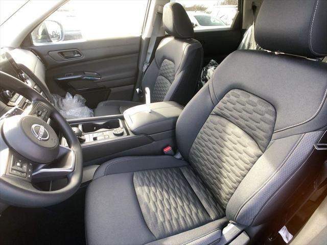 new 2025 Nissan Pathfinder car, priced at $40,010