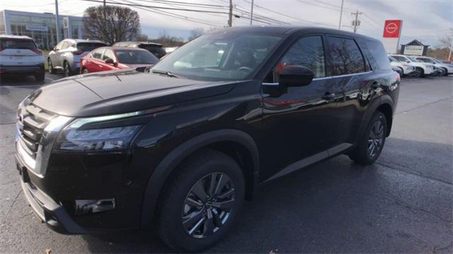 new 2025 Nissan Pathfinder car, priced at $41,010