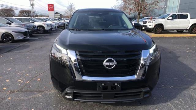 new 2025 Nissan Pathfinder car, priced at $40,010