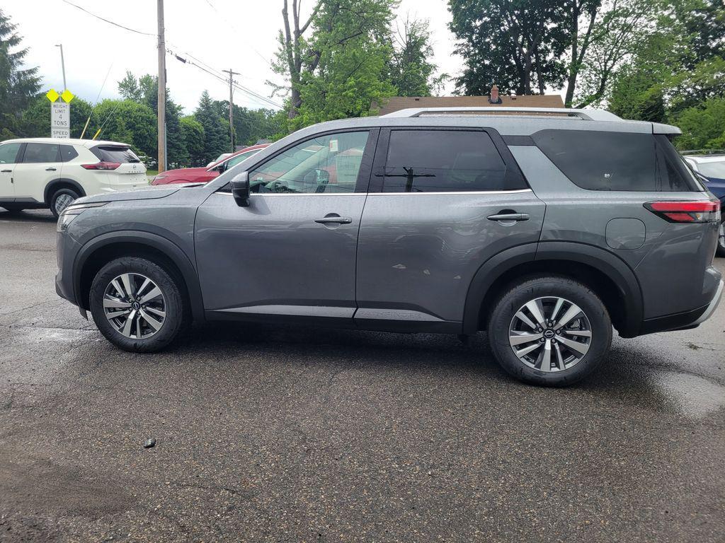 new 2025 Nissan Pathfinder car, priced at $43,785